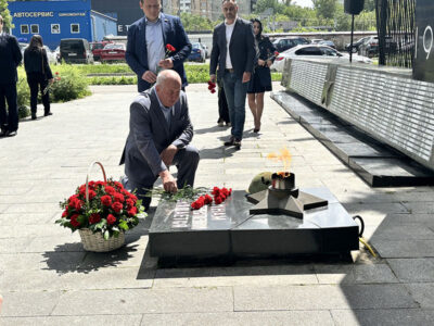 Возложение цветов