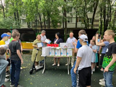 Подарки детям Центра содействия семейному воспитанию «Сколковский»