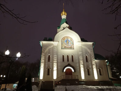 Храм Святителя Иова заиграл новыми красками
