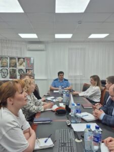 Межрайонной природоохранной прокуратурой г. Москвы в рамках мобильной приемной проведена встреча с трудовым коллективом ФГУП «Радон»